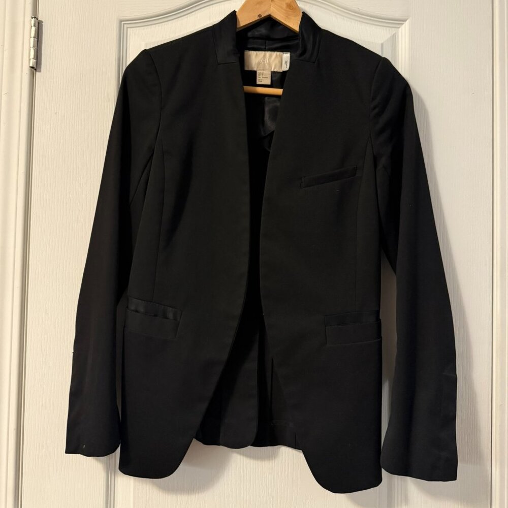 ⭐️$5, spend over $20 - H&M Going-out blazer in stretch twill